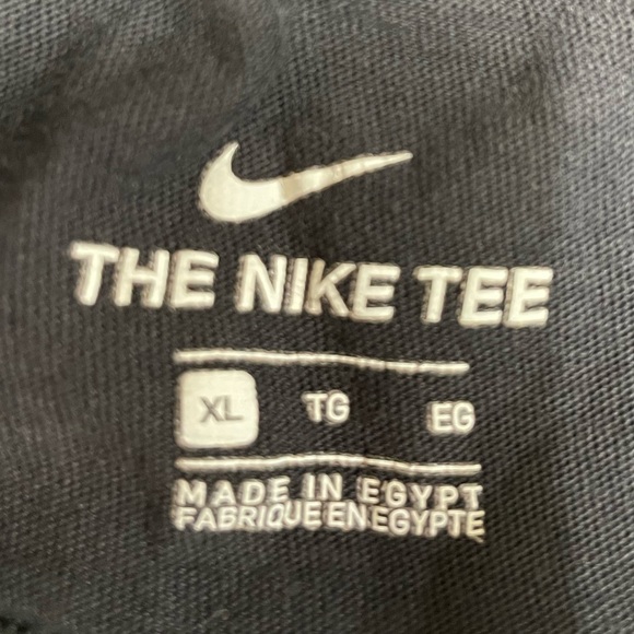 Nike • Short Sleeve T-Shirt • Black • Boy’s Size Extra Large • Good Condition - Picture 2 of 2